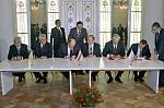     
: RIAN_archive_848095_Signing_the_Agreement_to_eliminate_the_USSR_and_establish_the_Commonwealth_o.jpg
: 10
:	148.3 
ID:	12388867