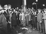     
: 180px-Duluth-lynching-postcard.jpg
: 8
:	10.7 
ID:	149665