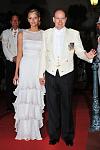     
: dinnermonaco3072011-6.jpg
: 145
:	62.4 
ID:	2834352
