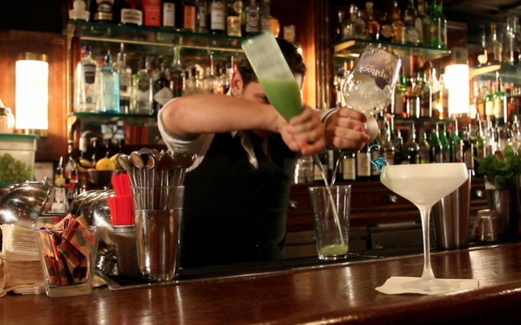     
: bar-tender.jpg
: 24
:	88.4 
ID:	7518367