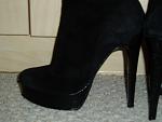     
: Fellini_black4.jpg
: 147
:	60.9 
ID:	881415